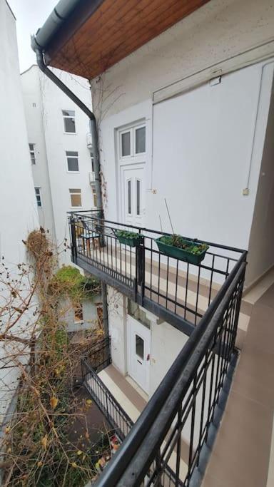 Violet Apartment With Air Condition Budapest Eksteriør bilde